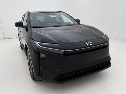 New 2026 Toyota bZ FWD image 3