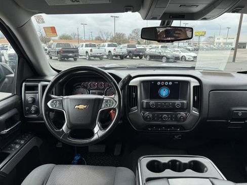 Used 2018 Chevrolet Silverado 1500 LT w/ Texas Edition image 19