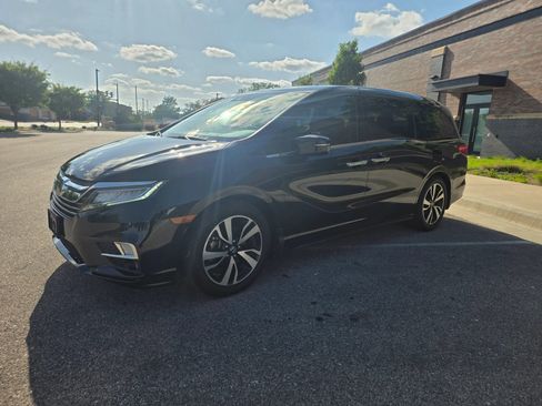 Used 2019 Honda Odyssey Elite image 3
