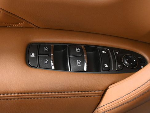 Used 2023 INFINITI QX80 Sensory w/ All-Season Package AWD/4WD image 32