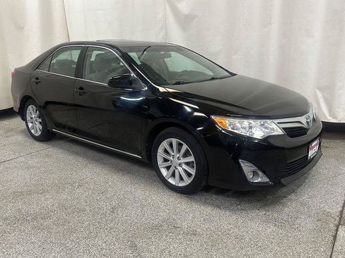 Used 2014 Toyota Camry XLE FWD image 7