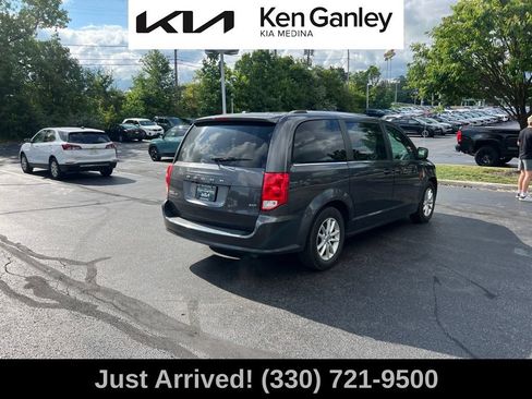 Used 2018 Dodge Grand Caravan SXT FWD image 5