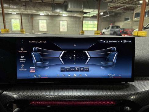 Used 2025 BMW 430i xDrive Coupe w/ M Sport Package image 22