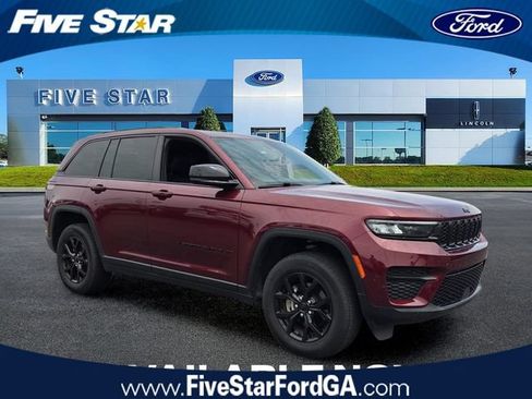 Used 2025 Jeep Grand Cherokee Altitude AWD/4WD image 1