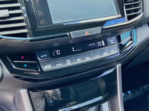 Used 2016 Honda Accord Touring image 11