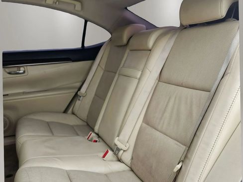 Used 2015 Lexus ES 350 w/ Luxury Package FWD image 16