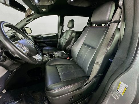 Certified 2019 Dodge Grand Caravan GT image 27