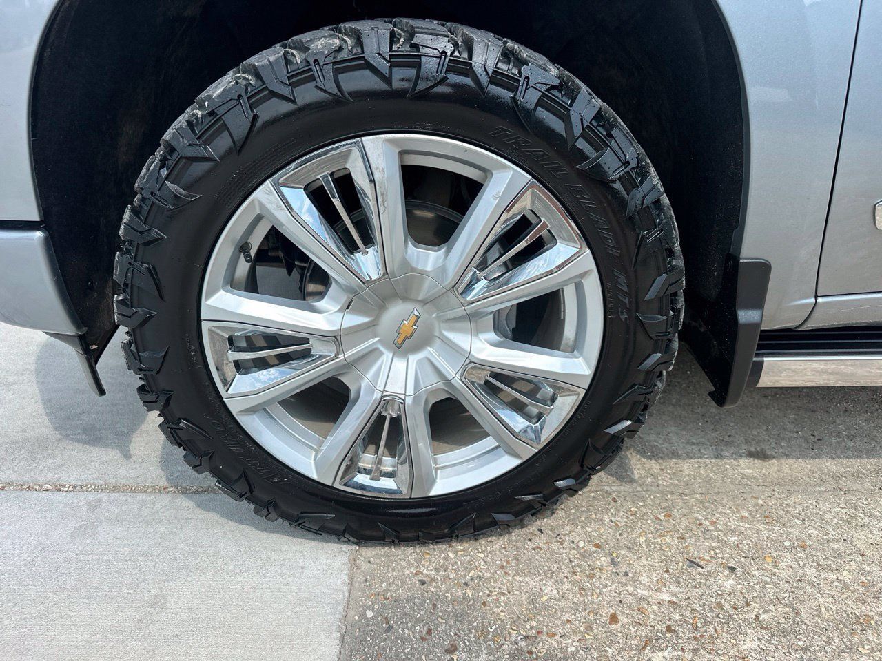 Used 2025 Chevrolet Silverado 1500 High Country AWD/4WD image 7