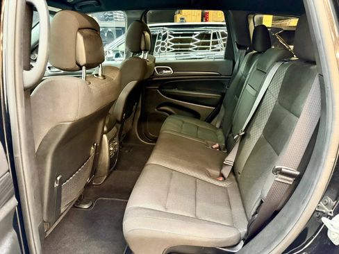 Used 2021 Jeep Grand Cherokee Laredo AWD/4WD image 20