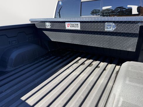 Used 2022 Chevrolet Silverado 1500 ZR2 w/ Technology Package image 9