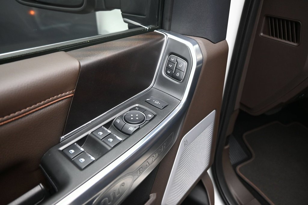 Certified 2025 Ford F250 King Ranch AWD/4WD image 12