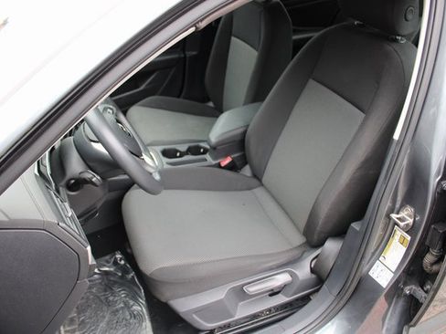 Used 2021 Volkswagen Jetta S image 10