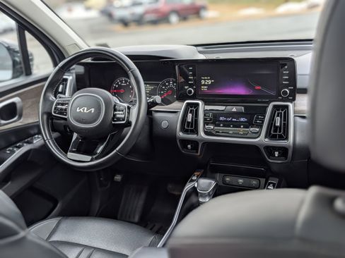 Used 2022 Kia Sorento S w/ Panoramic Sunroof Package image 15