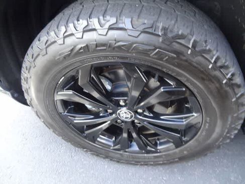Used 2022 Toyota RAV4 XSE AWD/4WD image 14