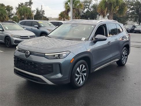 Certified 2025 Volkswagen Tiguan S image 2