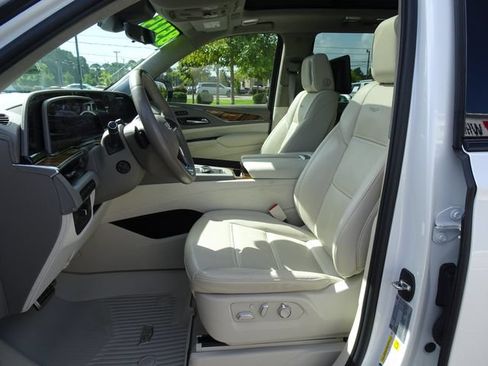 Used 2024 Cadillac Escalade Sport Platinum w/ LPO, ONYX Package AWD/4WD image 10
