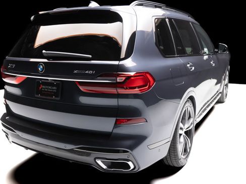 Used 2021 BMW X7 xDrive40i w/ M Sport Package AWD/4WD image 32
