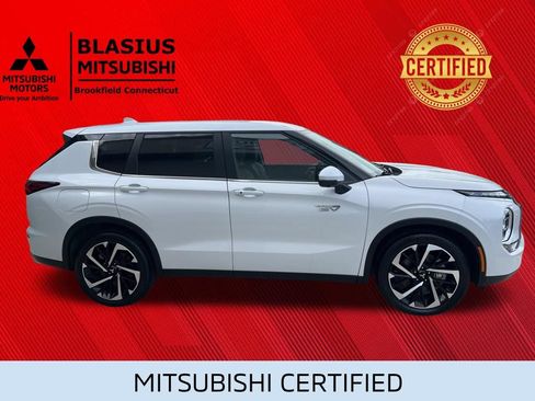 Used 2024 Mitsubishi Outlander 4WD Plug-In Hybrid image 5