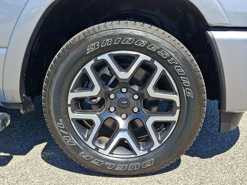 Used 2025 RAM 1500 Laramie AWD/4WD image 8
