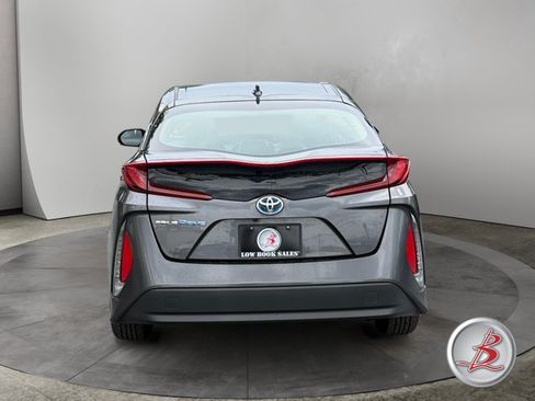 Used 2019 Toyota Prius Prime Premium FWD image 4