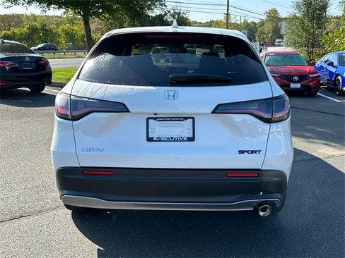 Used 2025 Honda HR-V Sport image 3