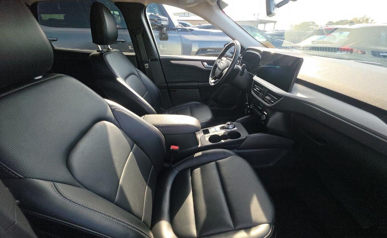 Used 2025 Ford Escape Platinum AWD/4WD image 9