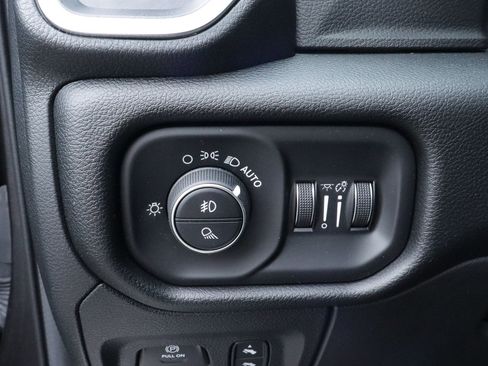 Used 2022 RAM 1500 Laramie w/ Sport Appearance Package AWD/4WD image 18