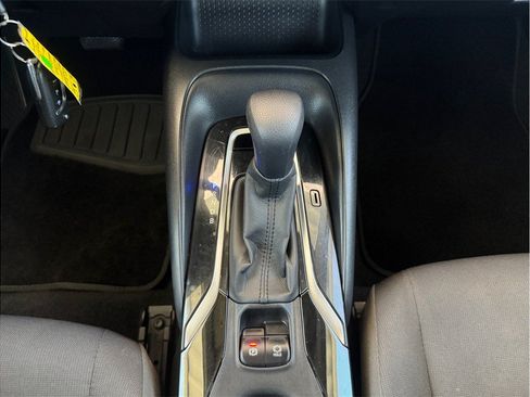 Used 2022 Toyota Corolla LE w/ Carpet Mat Package (TMS) FWD image 11