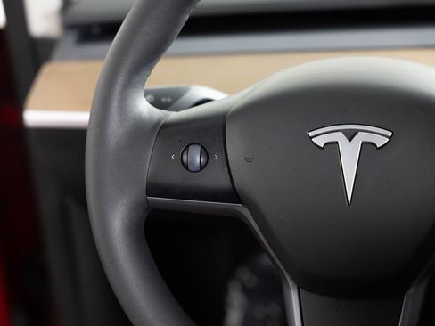 Used 2023 Tesla Model Y Long Range AWD/4WD image 29