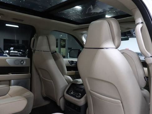 Used 2021 Lincoln Navigator Reserve w/ Luxury Package image 22