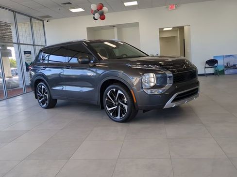 New 2025 Mitsubishi Outlander SEL image 8