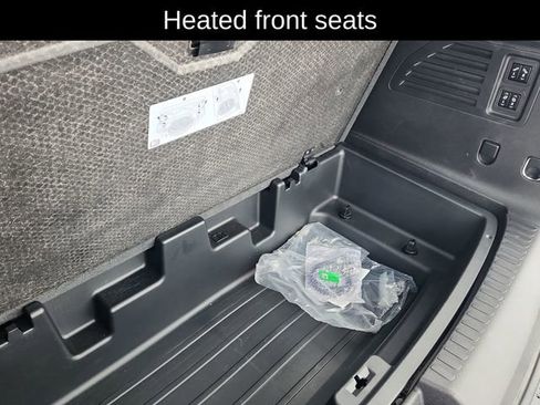 Used 2024 Chevrolet Traverse RS image 32