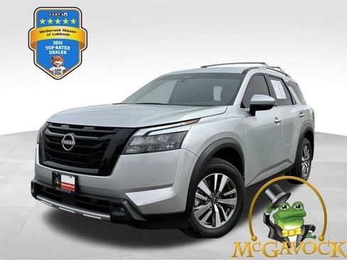 Certified 2025 Nissan Pathfinder SL w/ Black Appearance Package AWD/4WD image 1