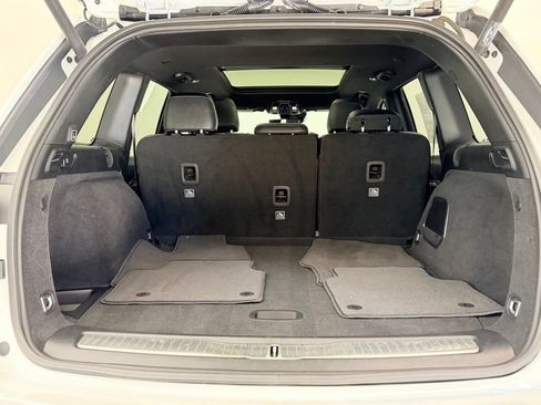 Used 2023 Jeep Grand Cherokee Overland AWD/4WD image 6
