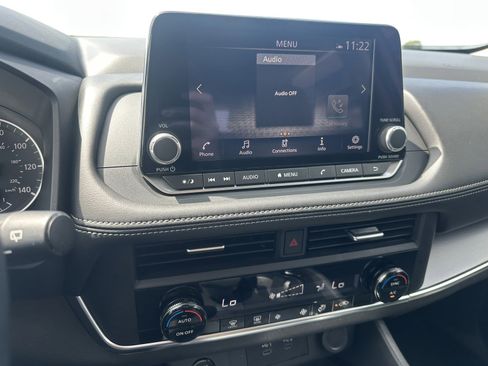 Used 2024 Nissan Rogue SV AWD/4WD image 13