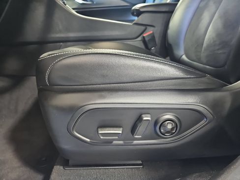 Used 2023 Jeep Grand Cherokee Altitude AWD/4WD image 28