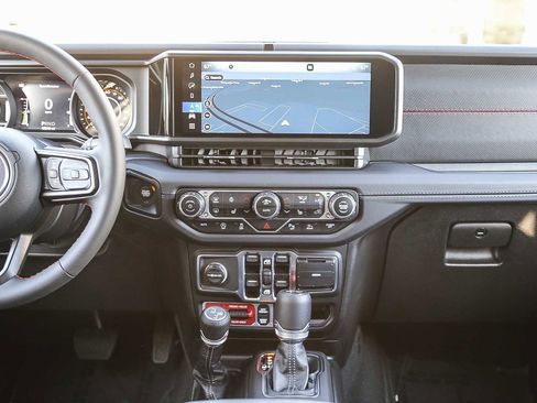 Used 2024 Jeep Wrangler Unlimited Rubicon image 14