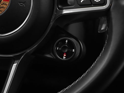 Used 2023 Porsche Cayenne GTS image 40