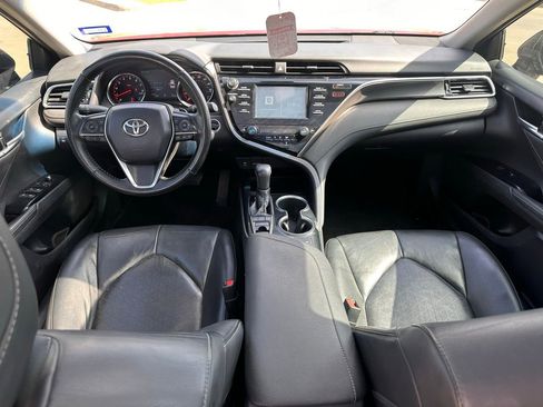 Used 2018 Toyota Camry XSE image 18