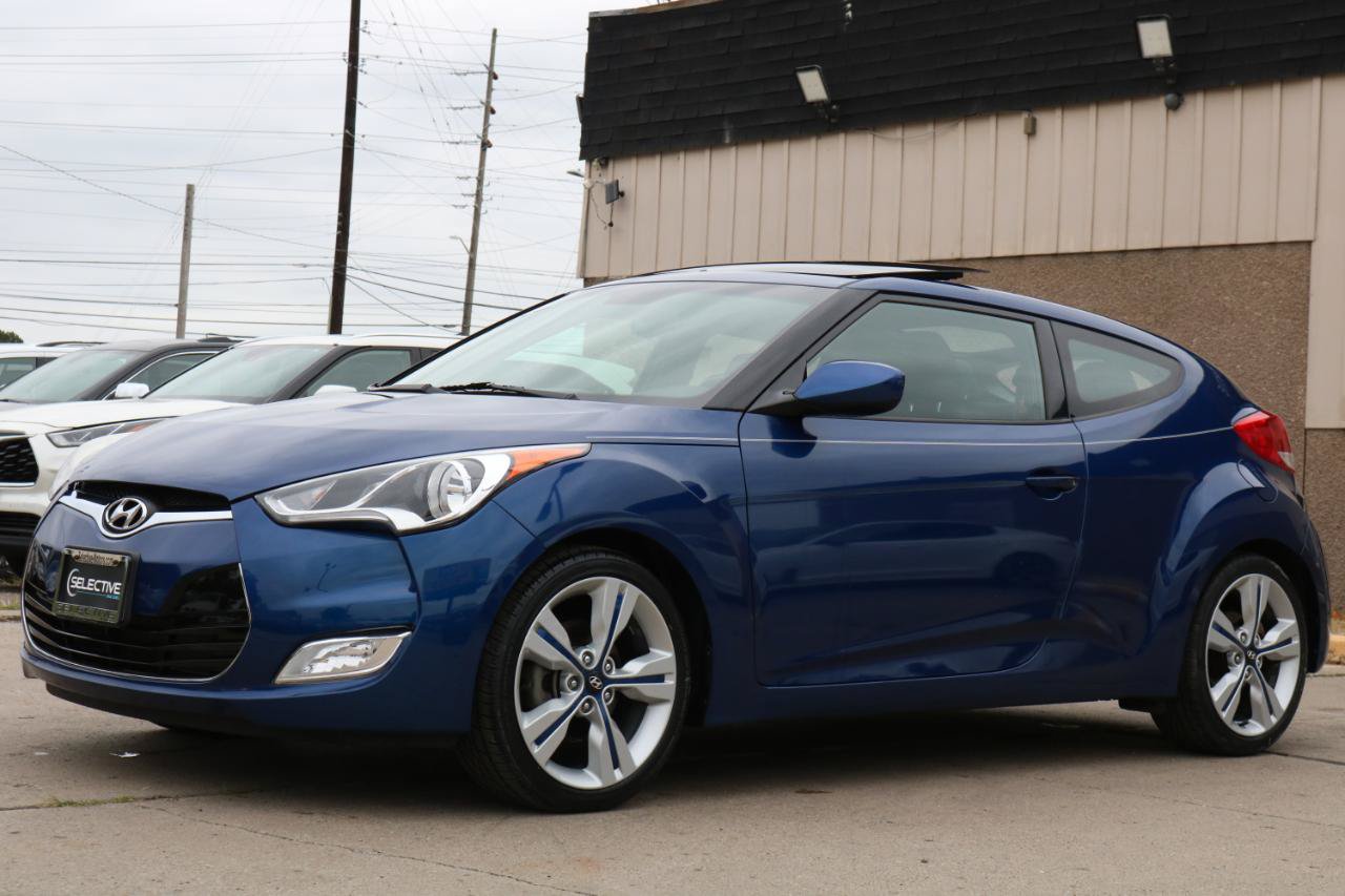 Used 2017 Hyundai Veloster Value Edition FWD image 14