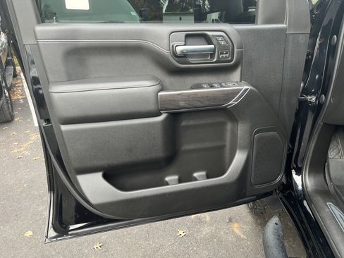 Used 2022 Chevrolet Silverado 2500 LTZ w/ LTZ Plus Package image 14