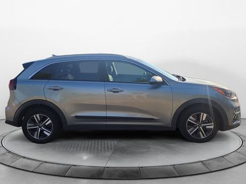 Used 2022 Kia Niro LXS FWD image 6