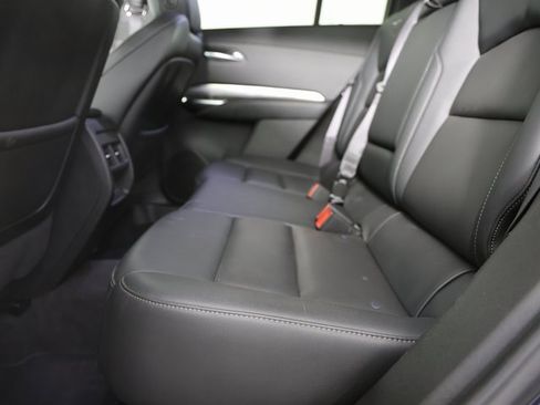 Used 2025 Cadillac XT4 Premium Luxury image 9