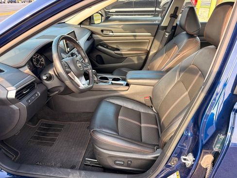 Used 2024 Nissan Altima 2.5 SR FWD image 9