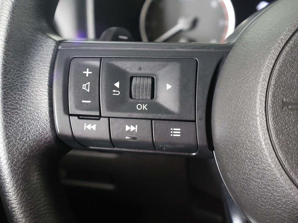 Used 2023 Nissan Rogue S AWD/4WD image 33