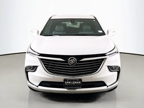 Used 2023 Buick Enclave Essence FWD image 2