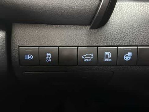 Used 2023 Toyota Camry SE w/ Cold Weather Package FWD image 15