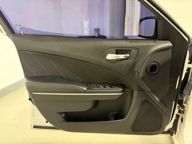 Used 2019 Dodge Charger SXT RWD image 9
