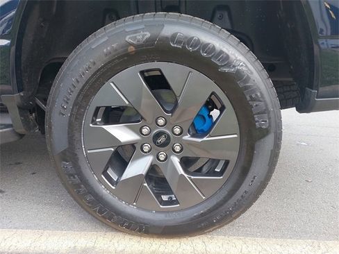 Certified 2025 Ford F150 Lightning Lariat image 32