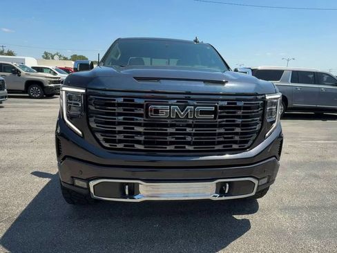 Used 2023 GMC Sierra 1500 Denali Ultimate AWD/4WD image 3